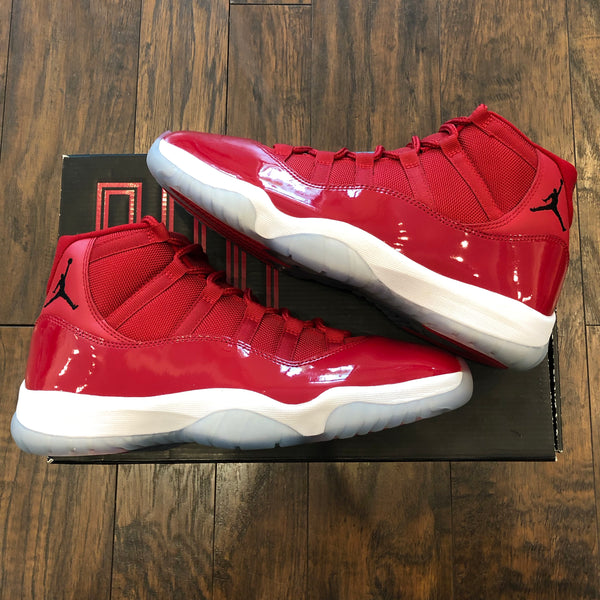 Jordan 11 retro rojo online